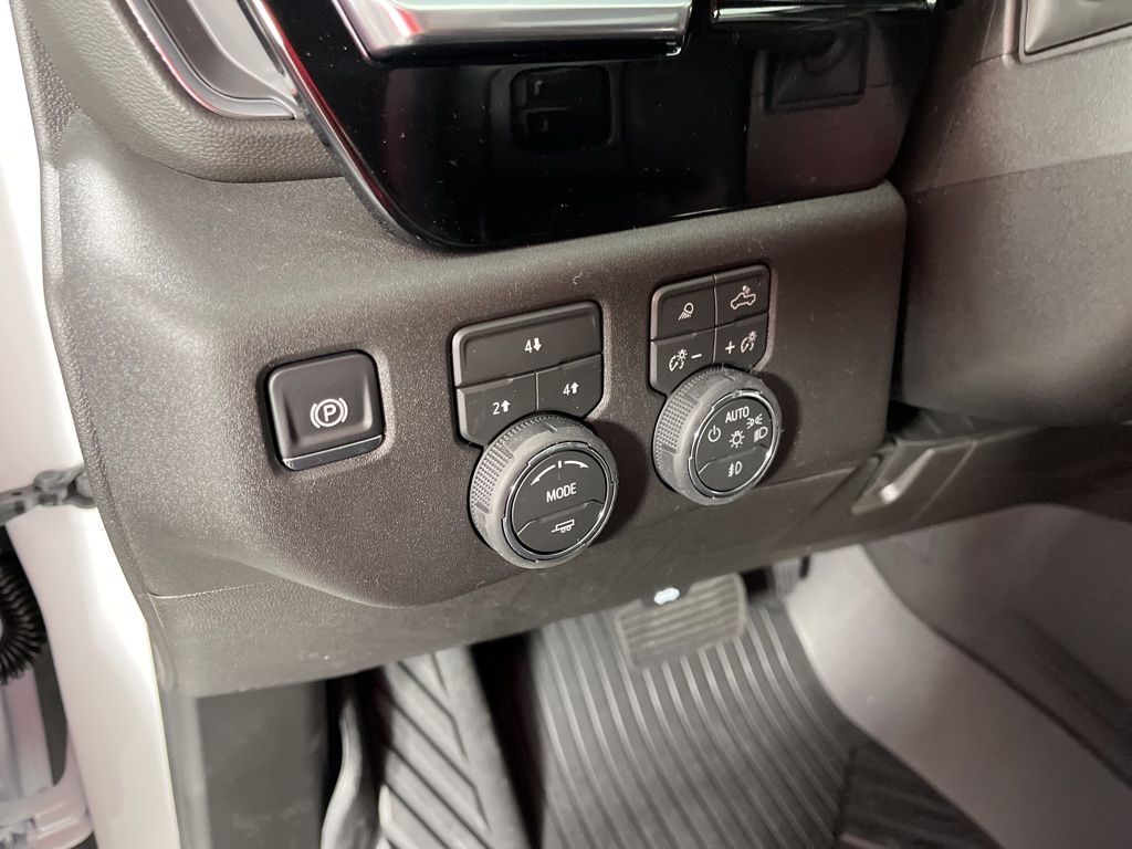 Thumbnail: 2026 Chevrolet Silverado 2500 - 31