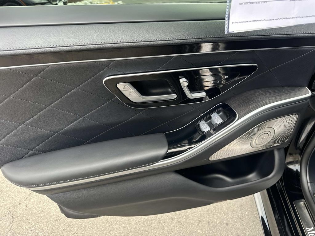 Thumbnail: 2022 Mercedes-Benz S-Class - 27