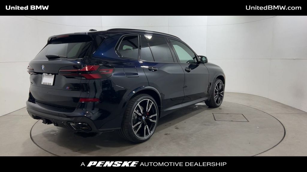 2025 BMW X5 M60i 8