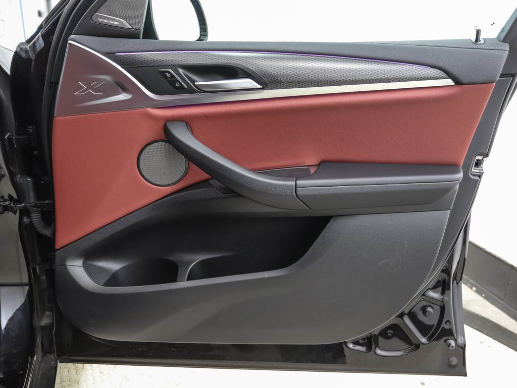 Thumbnail: 2023 BMW X4 - 29