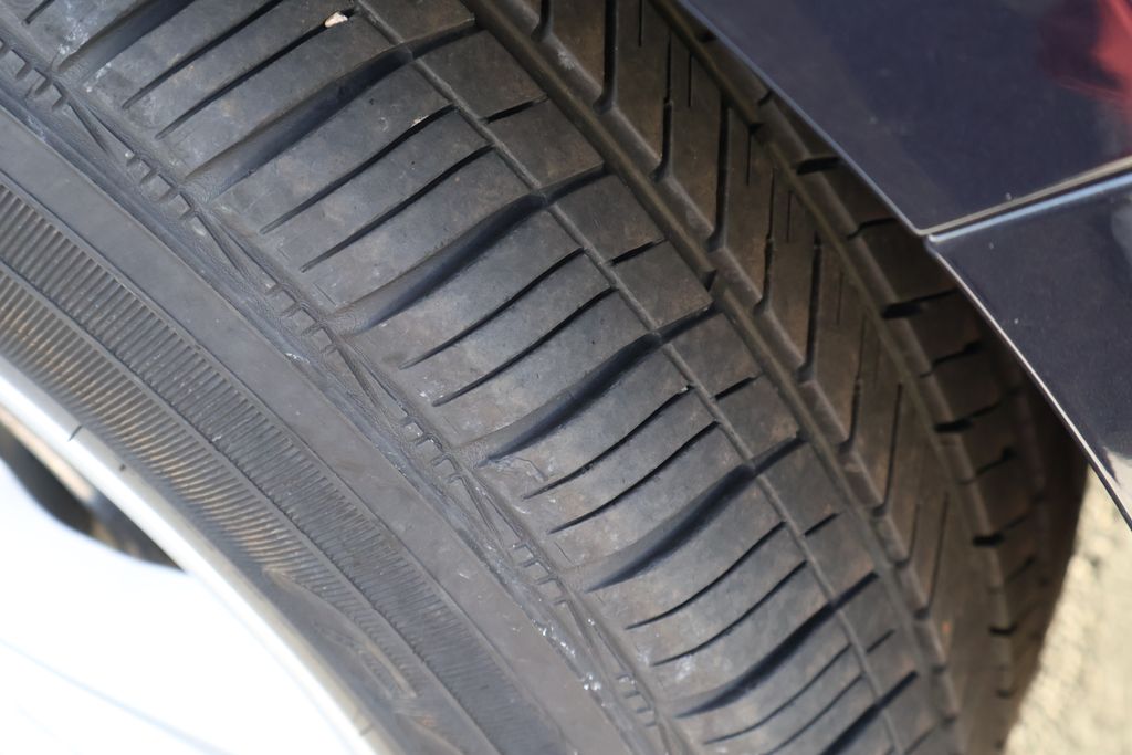 Thumbnail: 2017 Chevrolet Malibu - 6