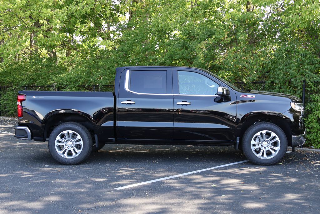 2025 Chevrolet Silverado 1500 LTZ 9