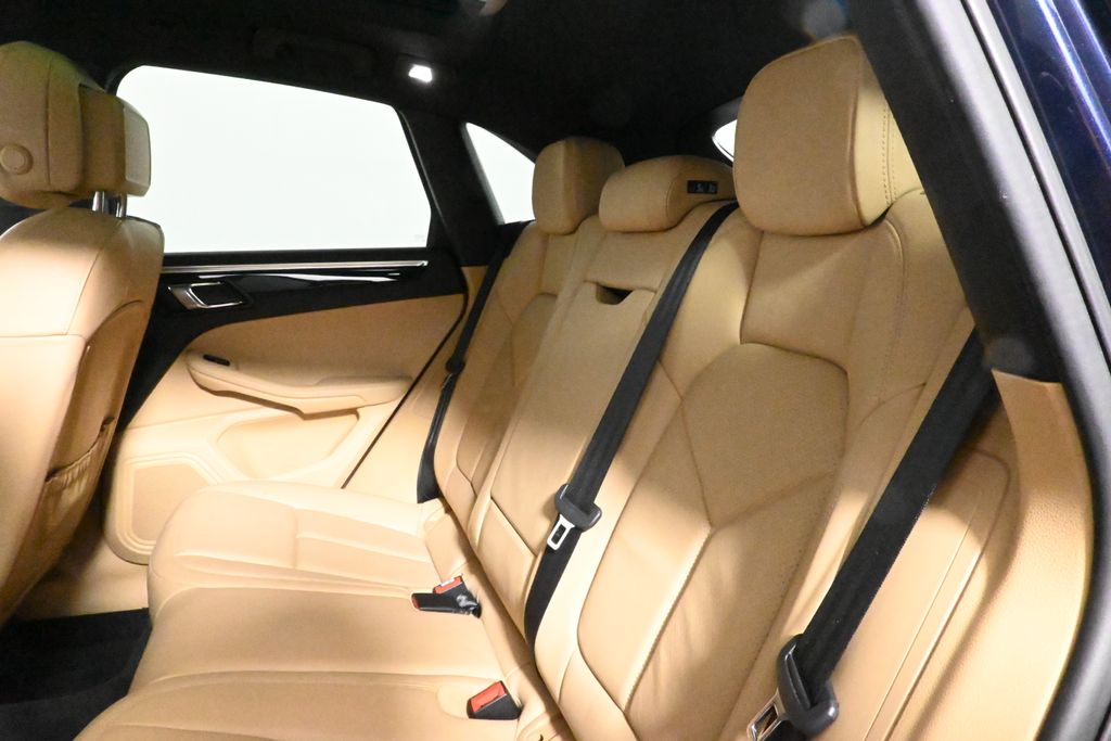 Thumbnail: 2018 Porsche Macan - 32