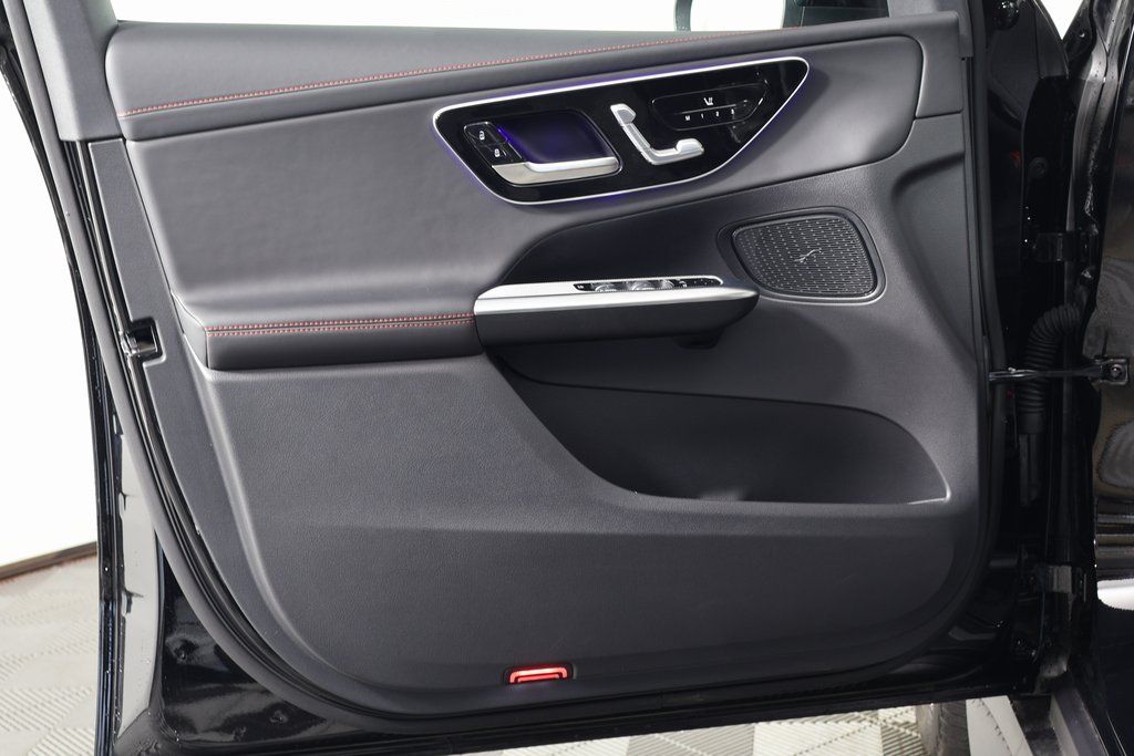 Thumbnail: 2025 Mercedes-Benz GLC - 12