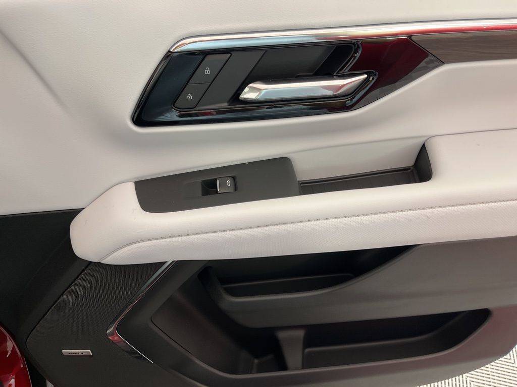 2025 Chevrolet Suburban Premier 26