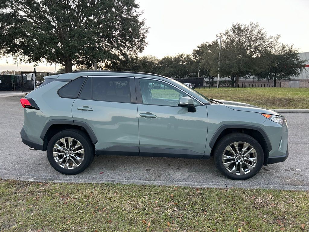 Thumbnail: 2021 Toyota RAV4 - 6