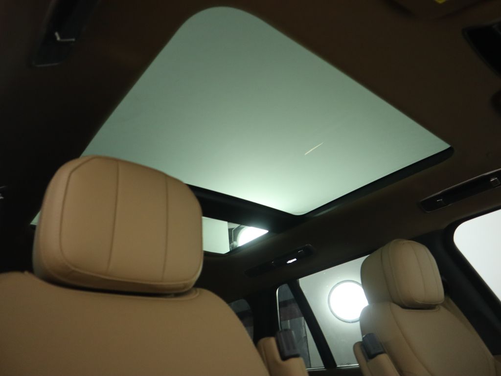 Thumbnail: 2025 Land Rover Range Rover - 19