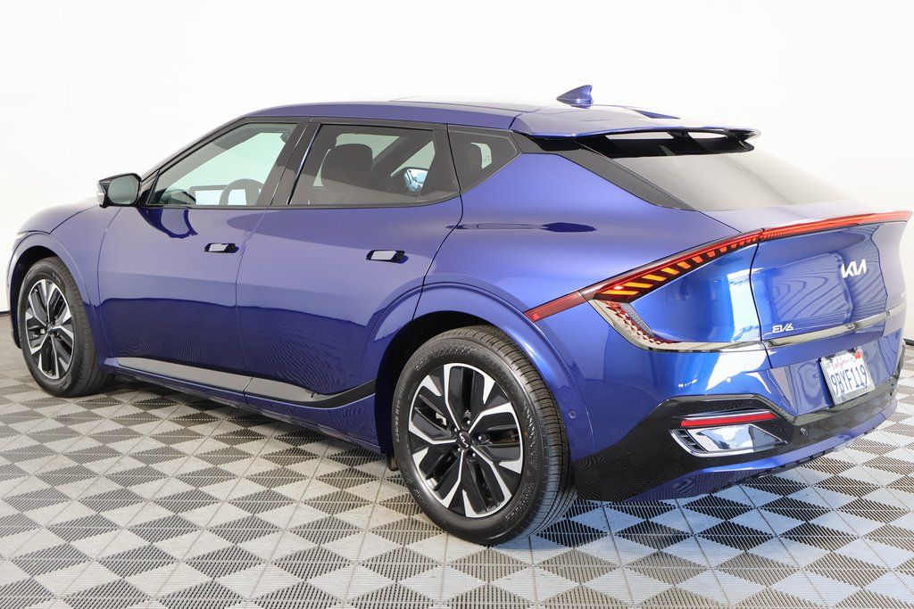 Thumbnail: 2022 Kia EV6 - 6