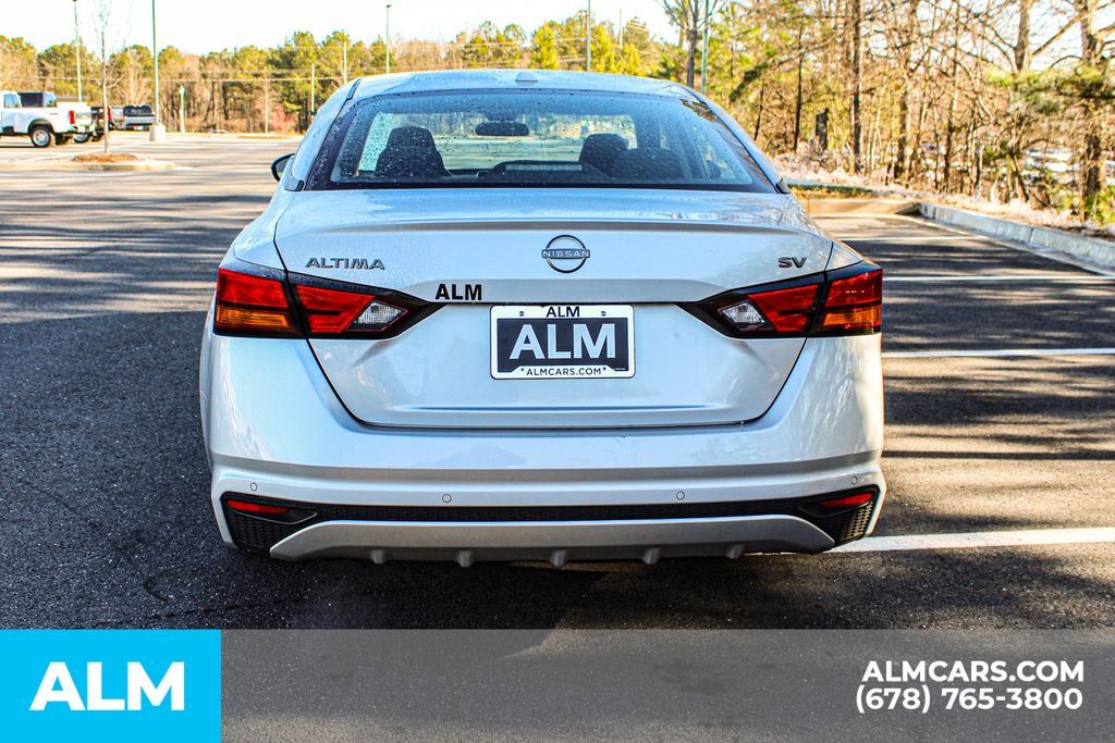 Used 2024 Silver Nissan 2.5 SV image 11