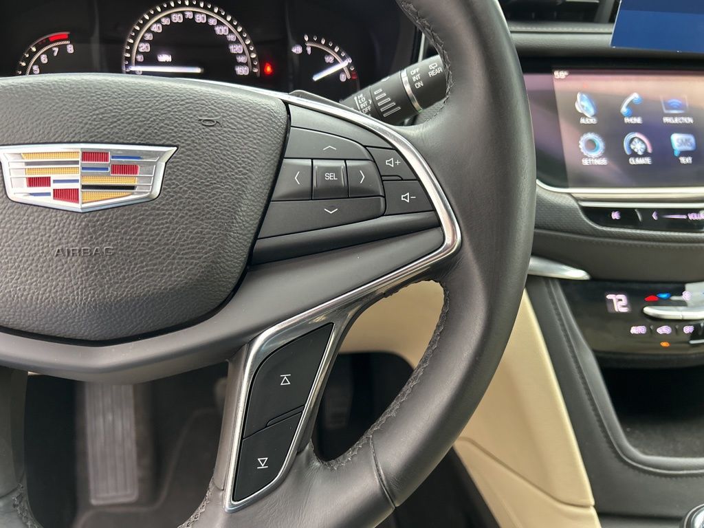 2017 Cadillac XT5 Standard