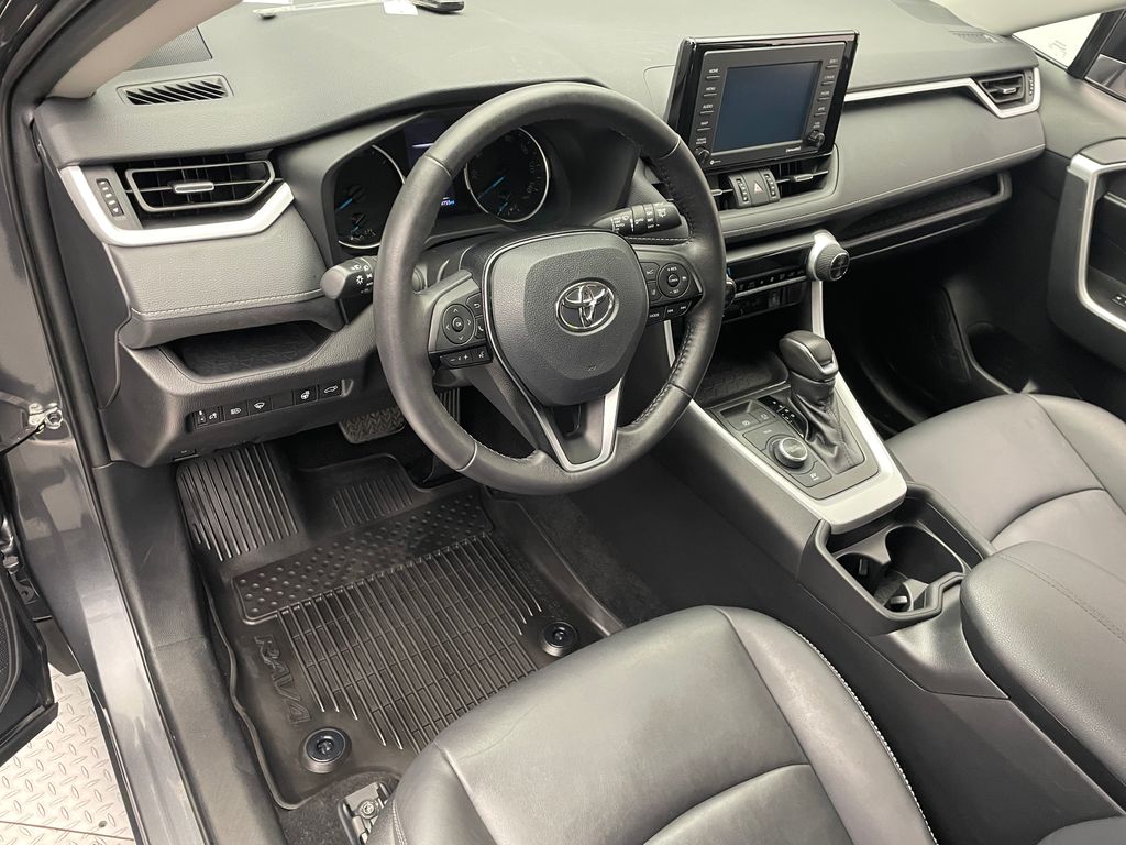 2021 Toyota RAV4 XLE Premium 11