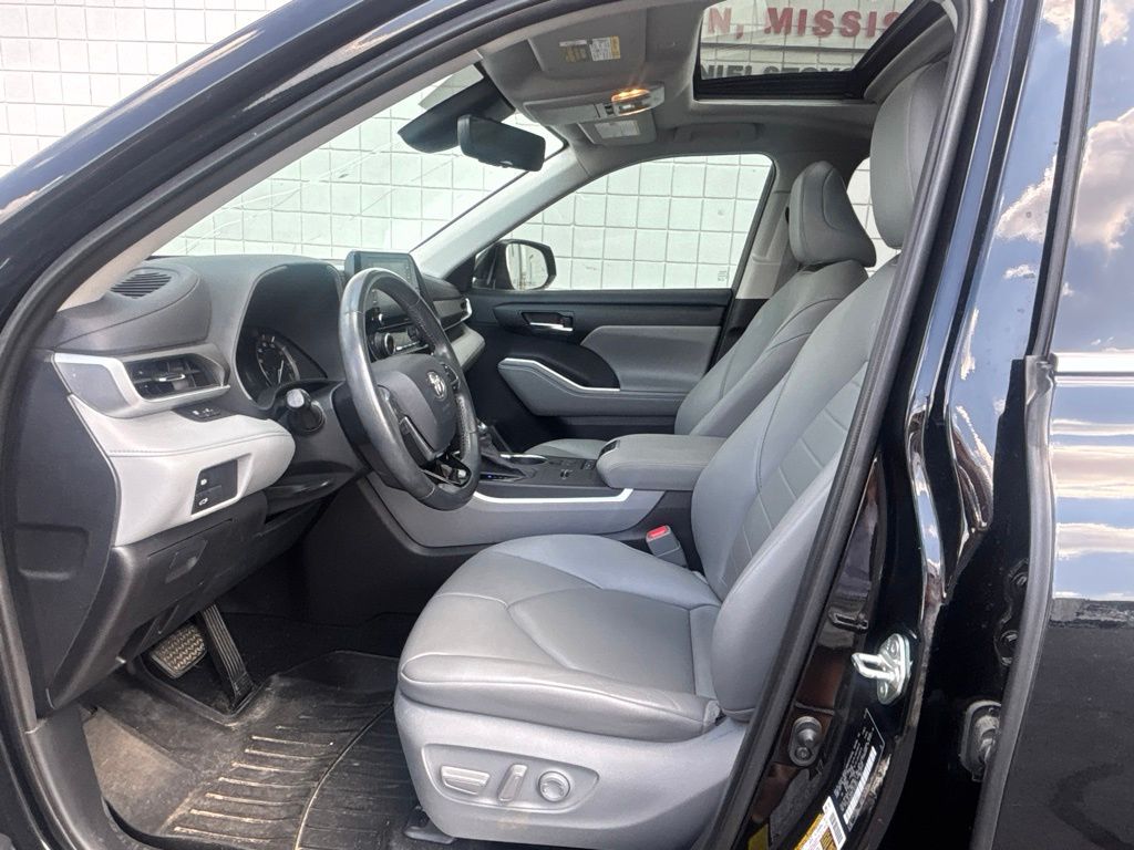 Used 2020 Toyota Highlander SUV