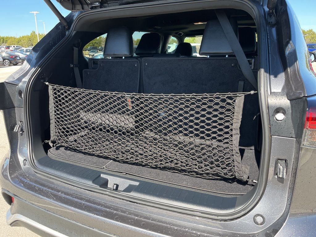 Thumbnail: 2024 Toyota Highlander - 10