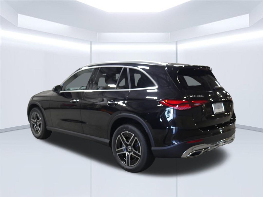 Thumbnail: 2026 Mercedes-Benz GLC - 3