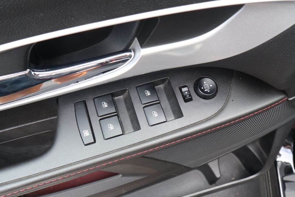 Thumbnail: 2011 Chevrolet Equinox - 16
