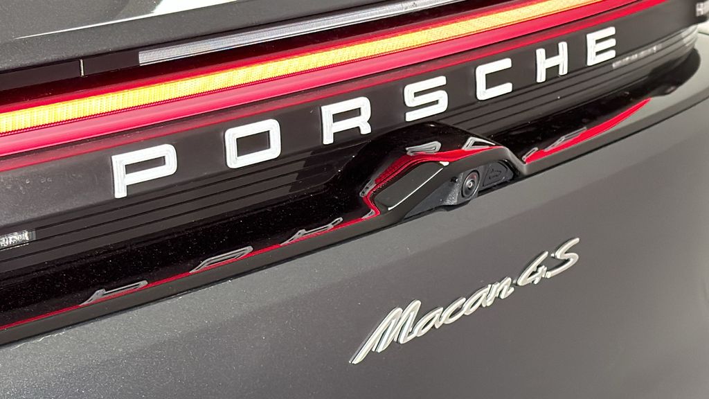 Thumbnail: 2025 Porsche Macan - 12