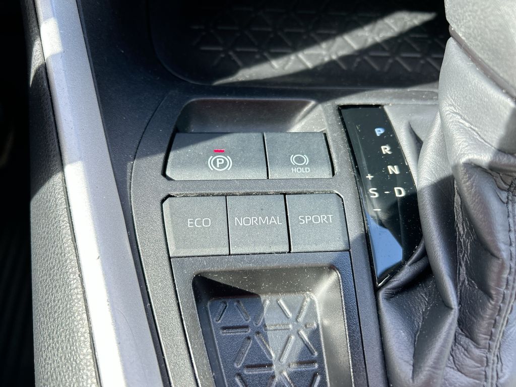 Thumbnail: 2024 Toyota RAV4 - 32