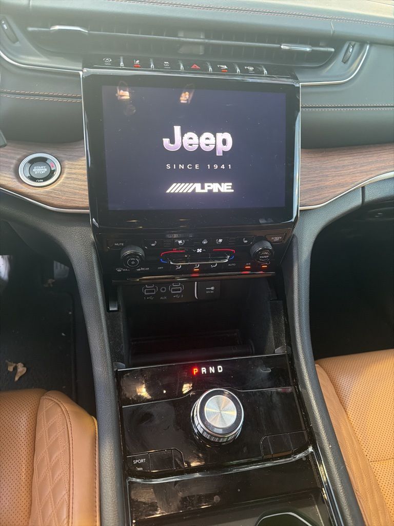 Used 2022 Bright White Clearcoat Jeep Summit image 5