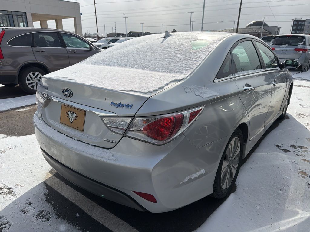 Thumbnail: 2013 Hyundai Sonata - 3