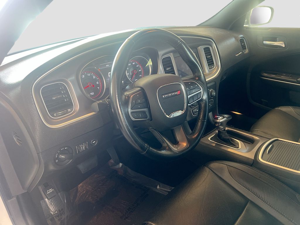Used 2021 White Dodge SXT image 9