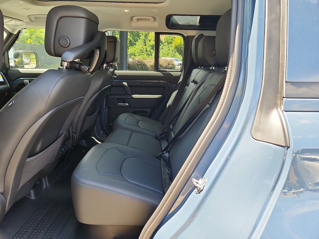 Thumbnail: 2025 Land Rover Defender - 5