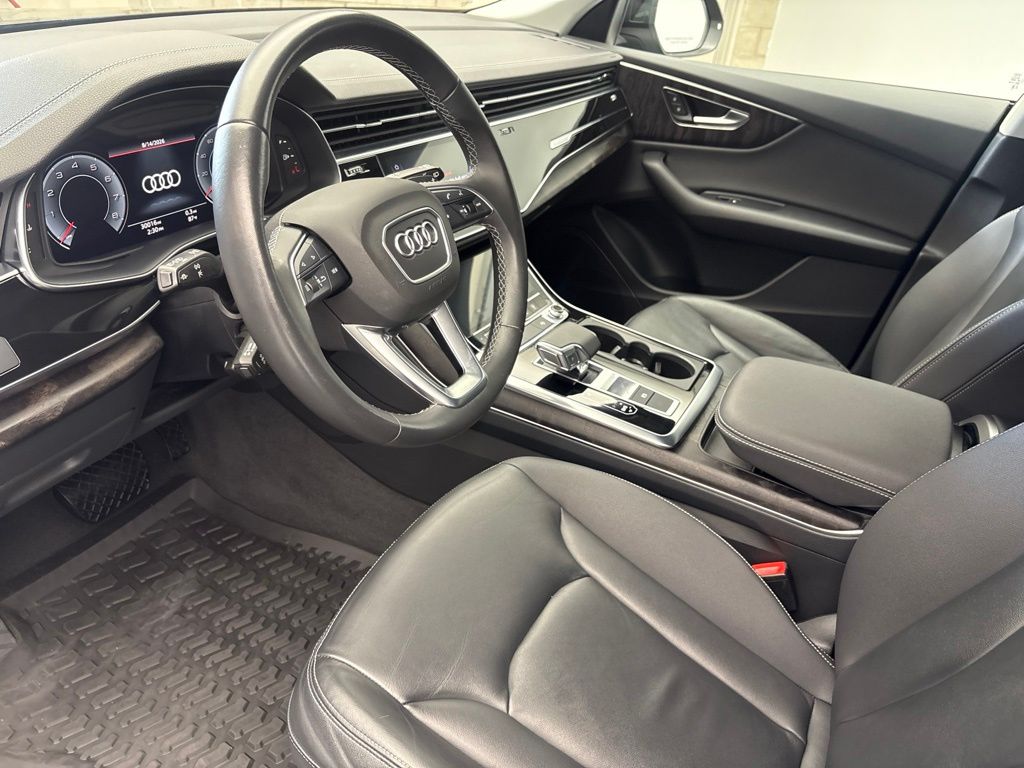 Thumbnail: 2023 Audi Q8 - 7