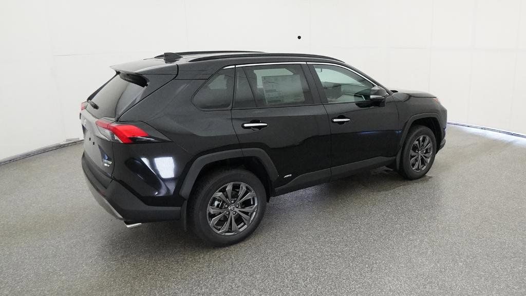 Thumbnail: 2025 Toyota RAV4 - 17