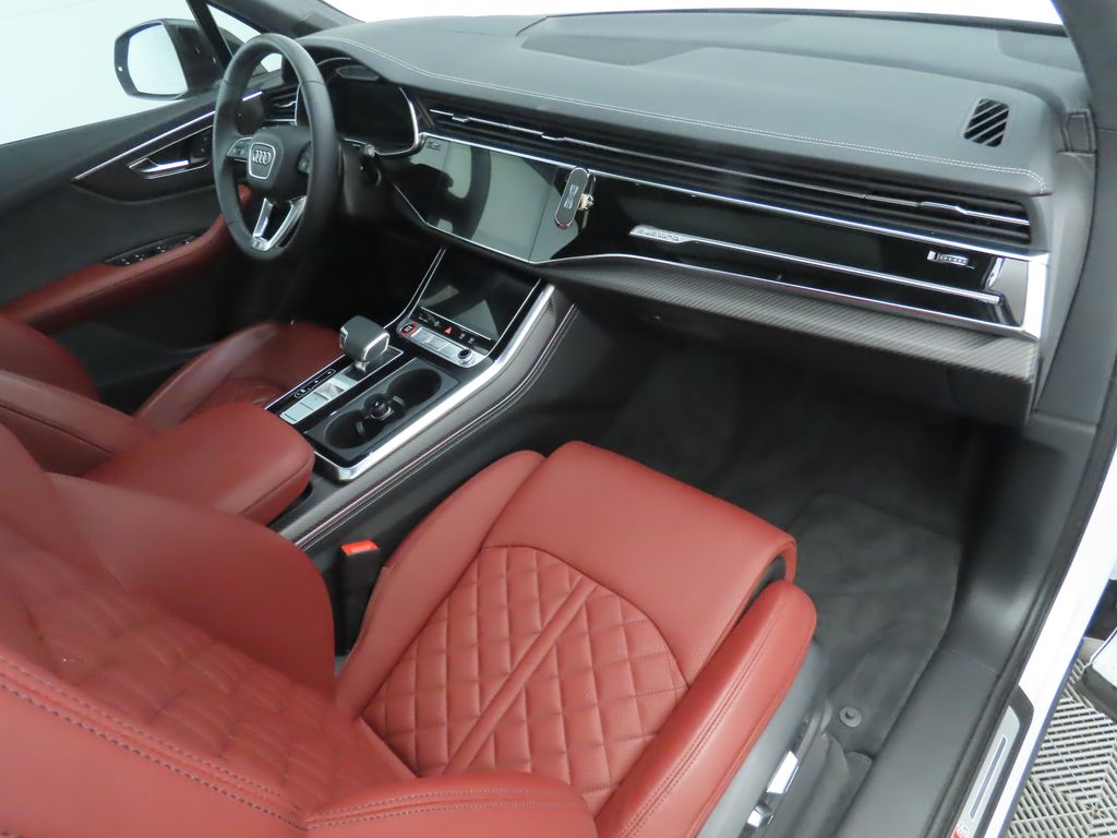 Thumbnail: 2025 Audi SQ7 - 18