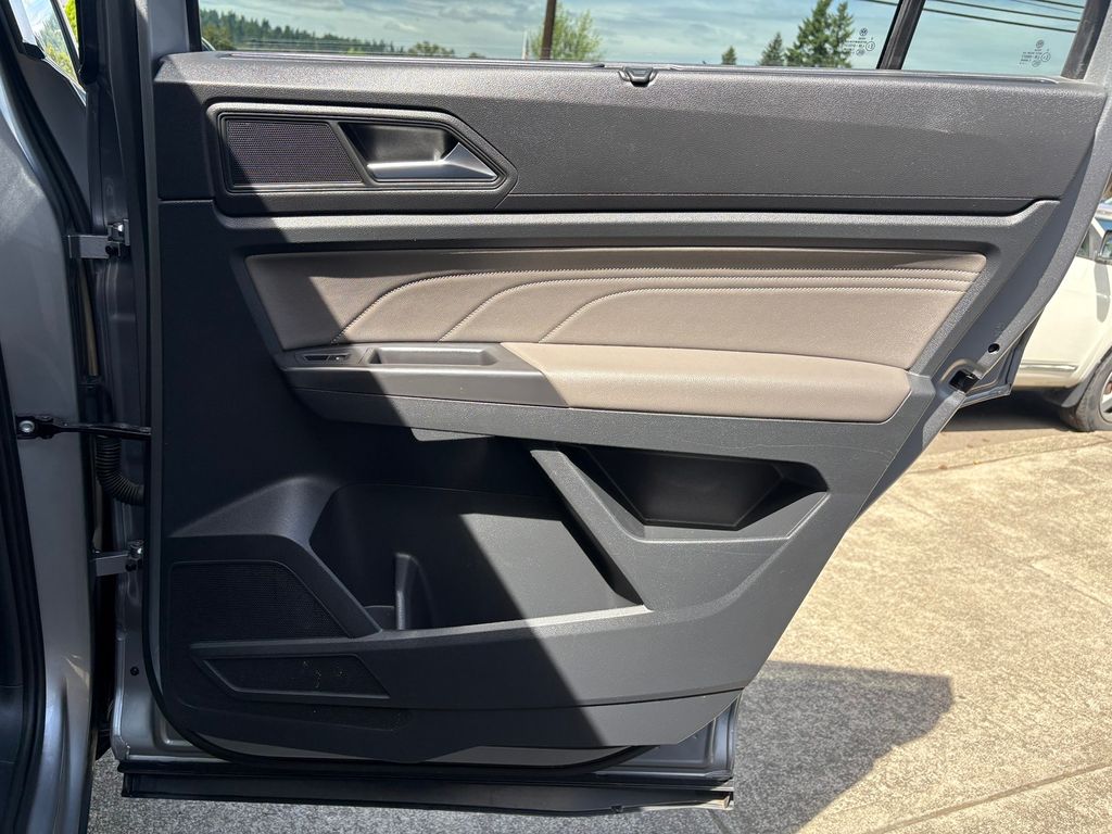 2022 Volkswagen Atlas 2.0T SE w/Technology
