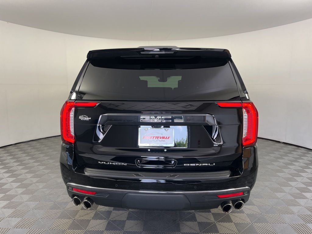 Thumbnail: 2024 GMC Yukon XL - 17