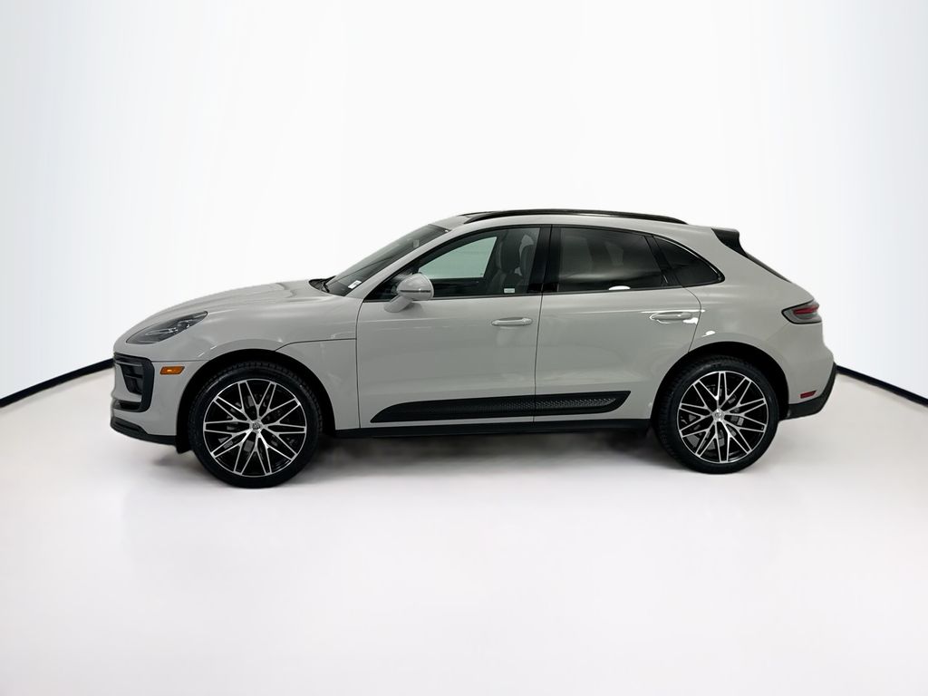 Thumbnail: 2022 Porsche Macan - 8
