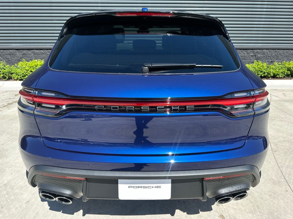 2025 Porsche Macan  11