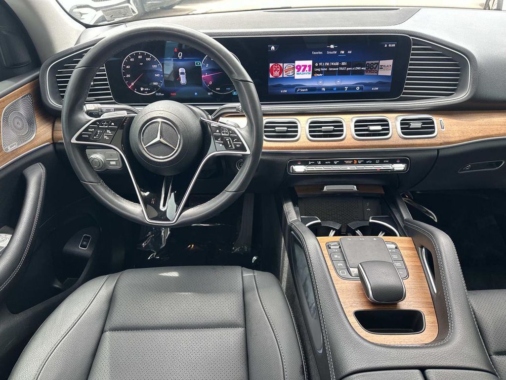 Thumbnail: 2025 Mercedes-Benz GLE - 20