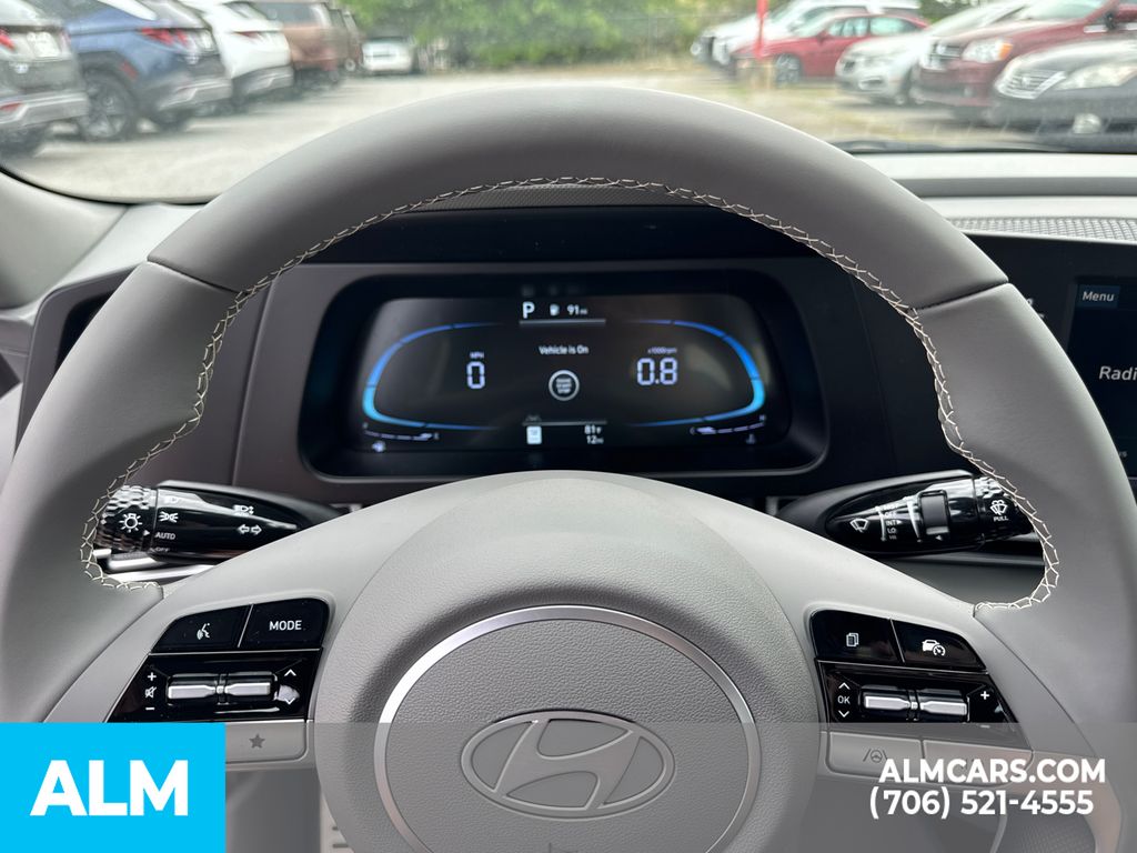 2025 Hyundai Elantra SEL Sport photo 18