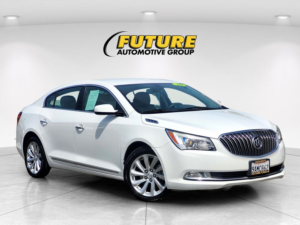 Summit White 2016 Buick LaCrosse FWD Sedan Front-Wheel Drive 6-Speed Automatic Overdrive