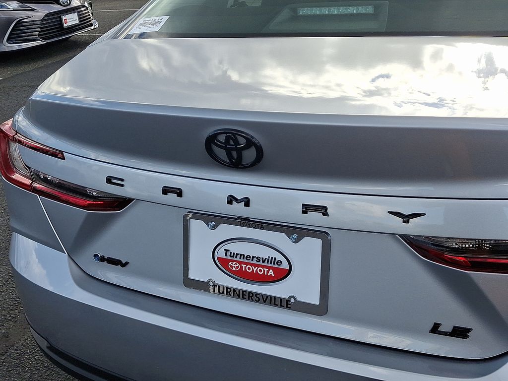 Thumbnail: 2025 Toyota Camry - 30