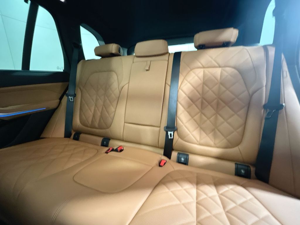 Thumbnail: 2026 BMW X5 - 21