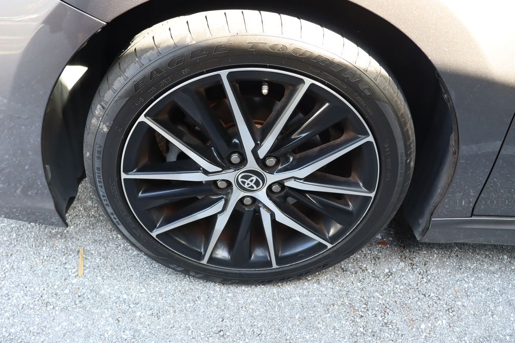 Thumbnail: 2021 Toyota Camry - 4