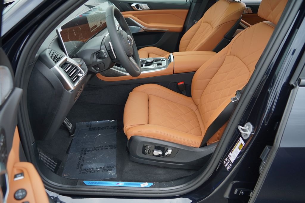Thumbnail: 2027 BMW X7 - 9