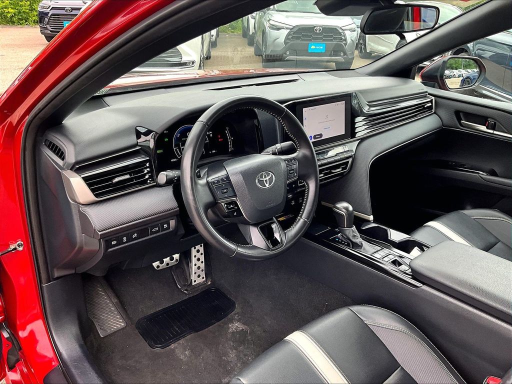 2025 Toyota Camry — photo 8