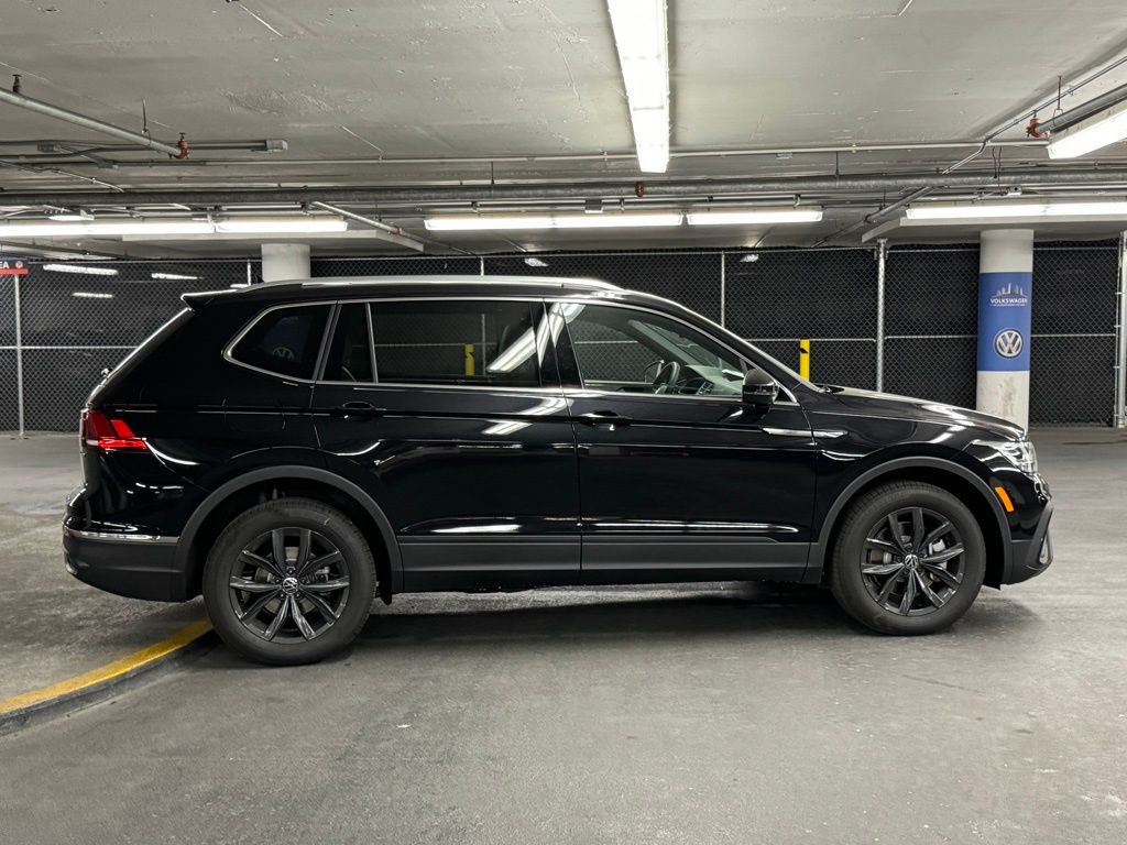 2024 Volkswagen Tiguan 2.0T SE 37