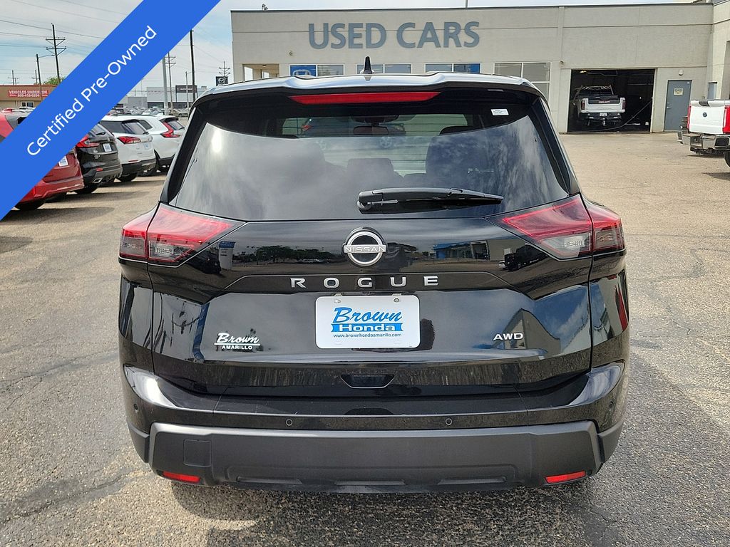 2025 Nissan Rogue SV - 8