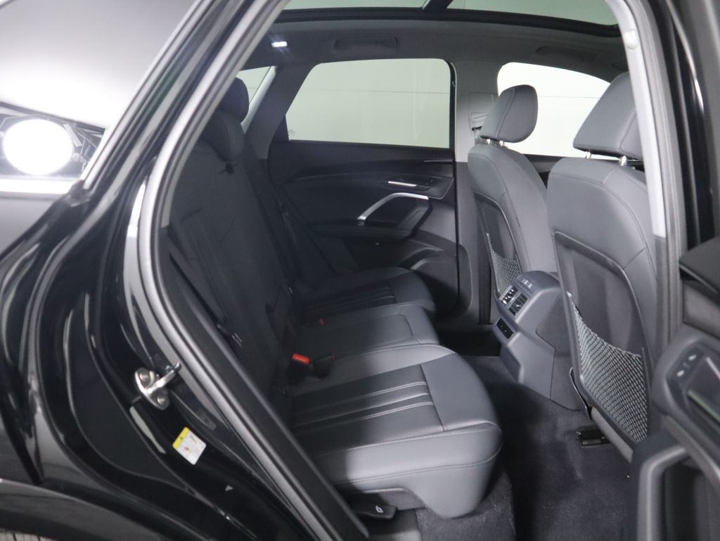 Thumbnail: 2025 Audi Q5 - 25