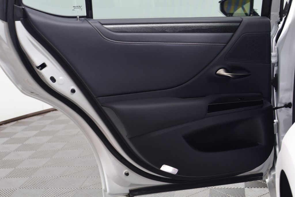 Thumbnail: 2024 Lexus ES - 13