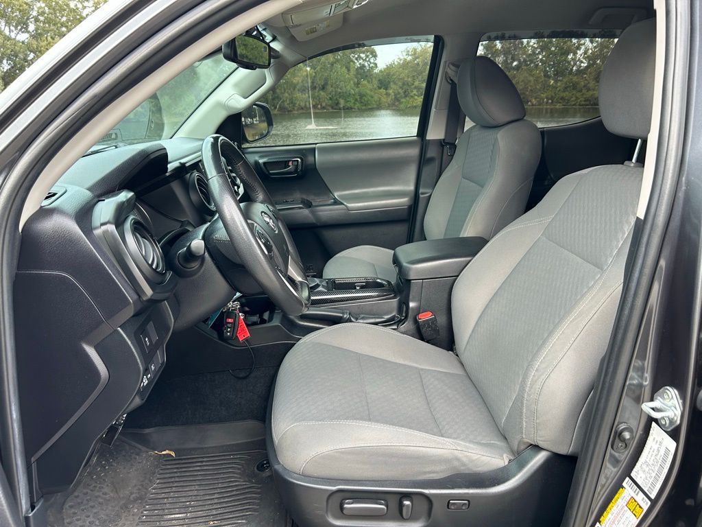 Thumbnail: 2022 Toyota Tacoma - 14