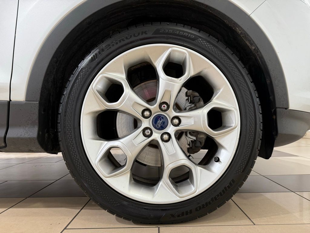 Thumbnail: 2015 Ford Escape - 9