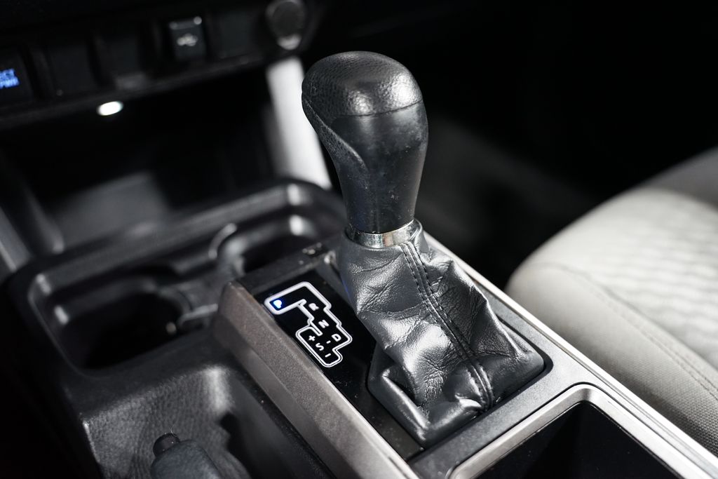 2021 Toyota Tacoma SR5 21