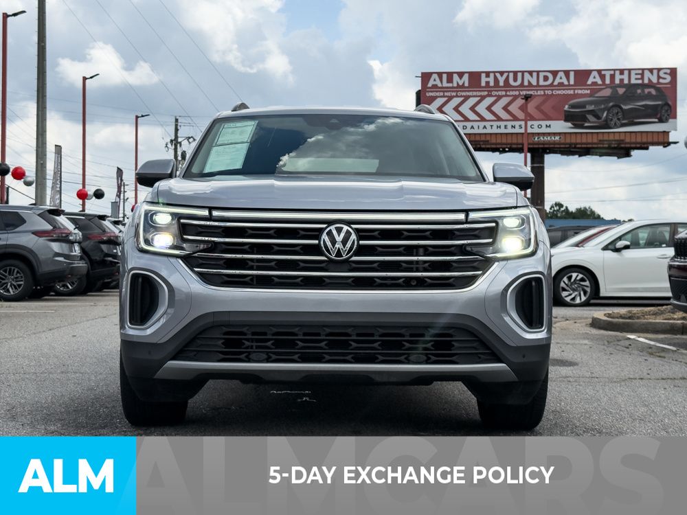Used 2025 Gray Volkswagen 2.0T SE w/Technology image 3