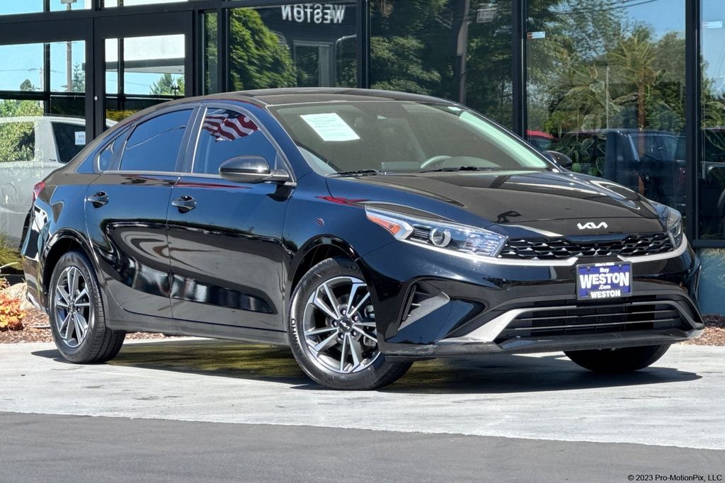 2023 Kia Forte LXS FWD