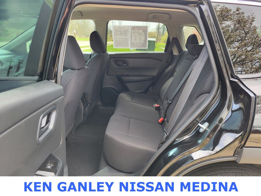 2025 Nissan Rogue S photo